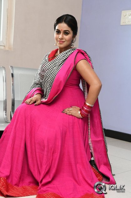 Poorna-at-Jayammu-Nischayammu-Raa-Movie-Song-Launch